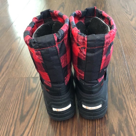 Size 12 Columbia Winter Boots - Picture 7 of 9